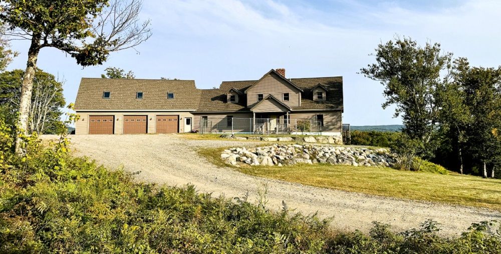 Panoramic Hilltop Living