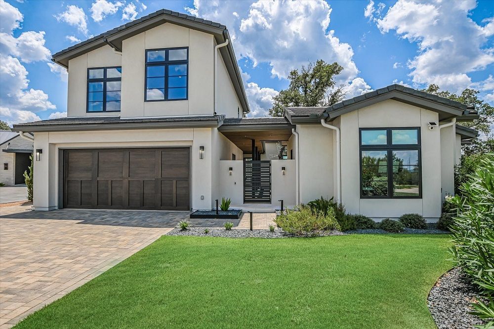 Luxury Living At Summit Rock