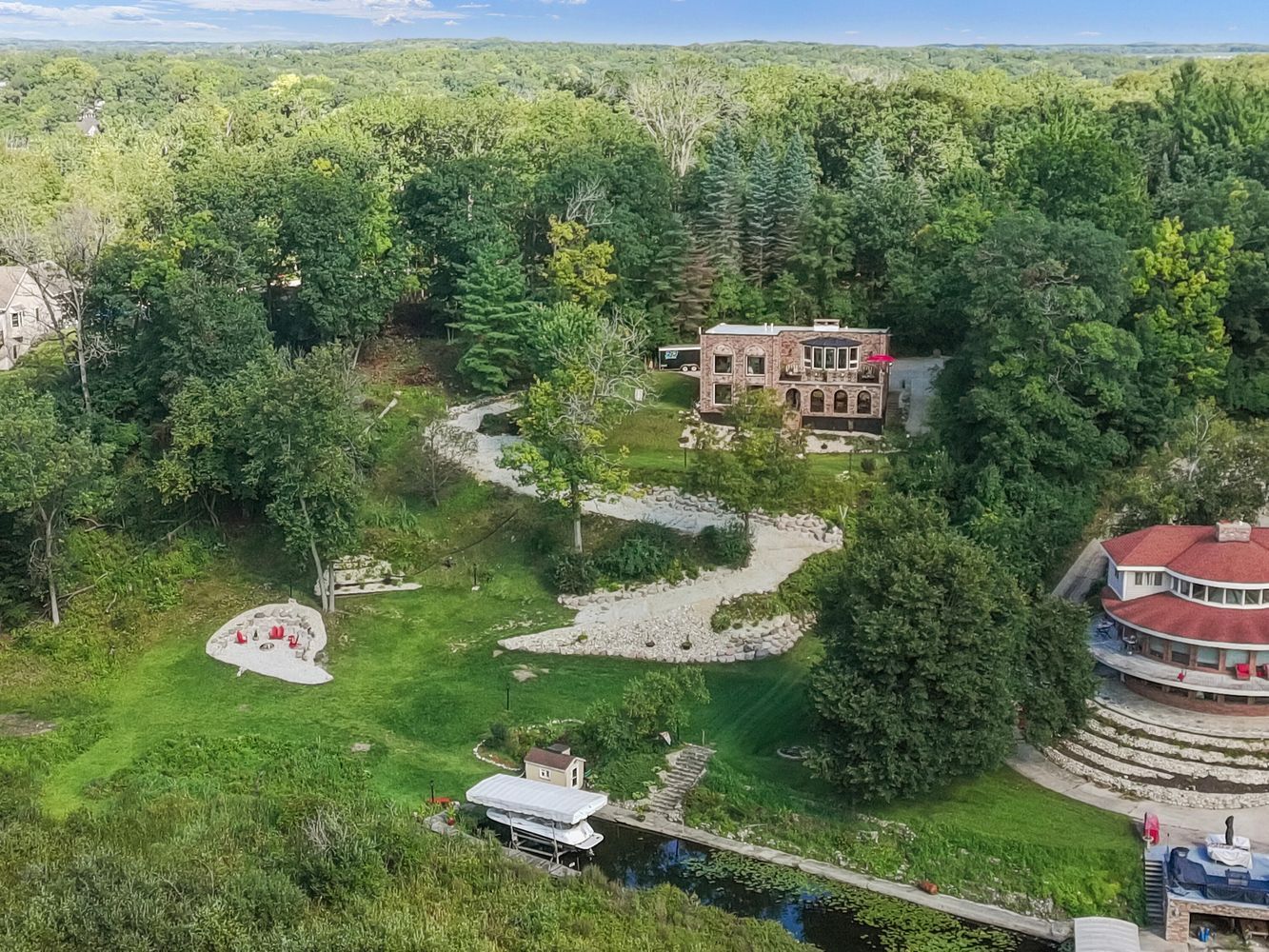 Luxury Lake Living