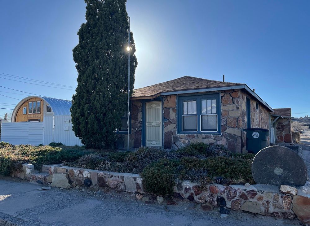 Charming Hot Water District Rock Home