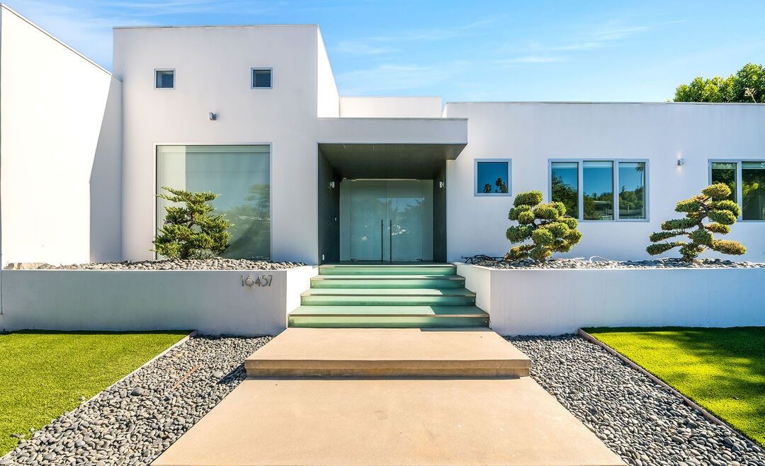 Stunning Single-Story Modern In Prime Encino Hills