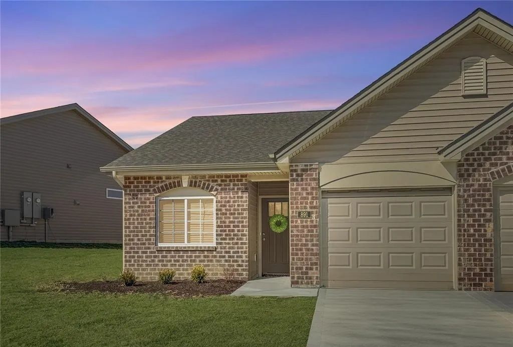 Gorgeous, Move-In-Ready Villa Easy Living