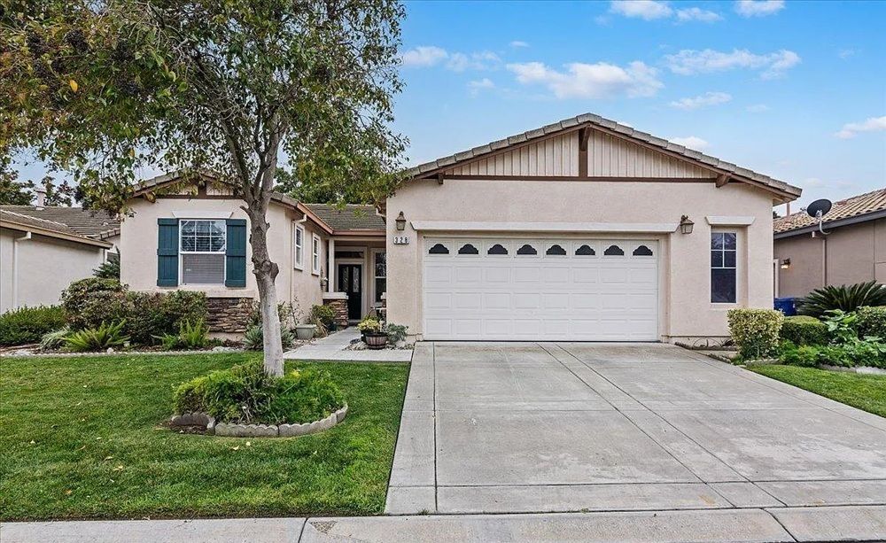 328 Colonial Way
