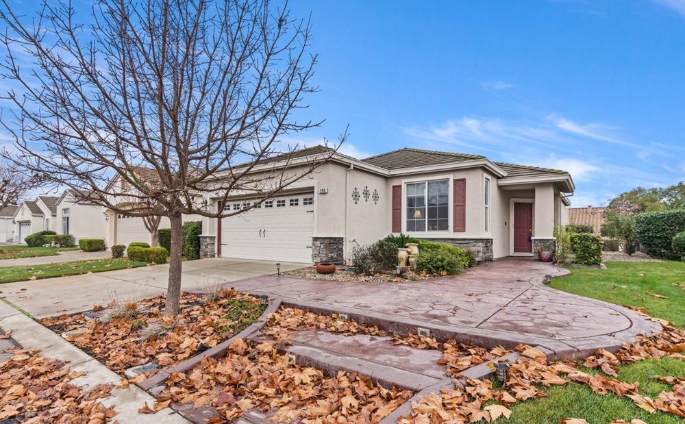390 Edgewood Drive