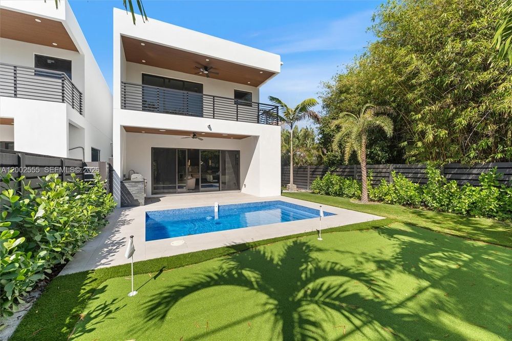 Modern East Fort Lauderdale Luxury Townhome Living
