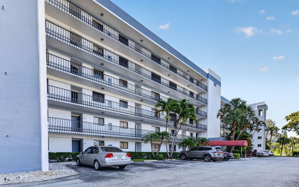7770 Tahiti Lane #102