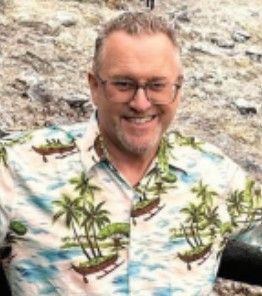 Eric J Womack