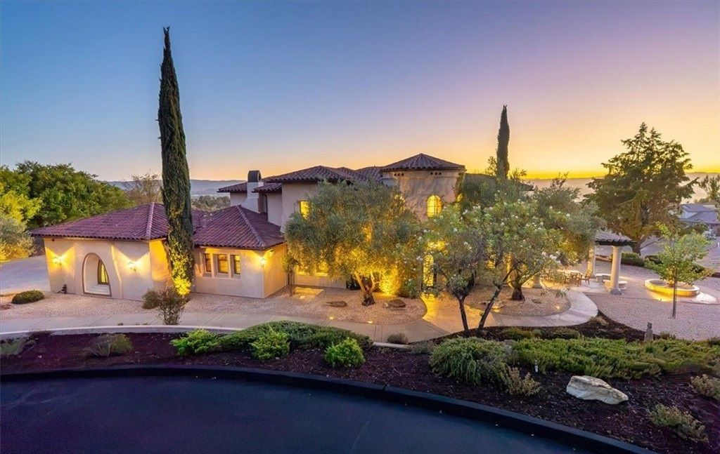 Hacienda Elegance In The Heart Of Wine Country