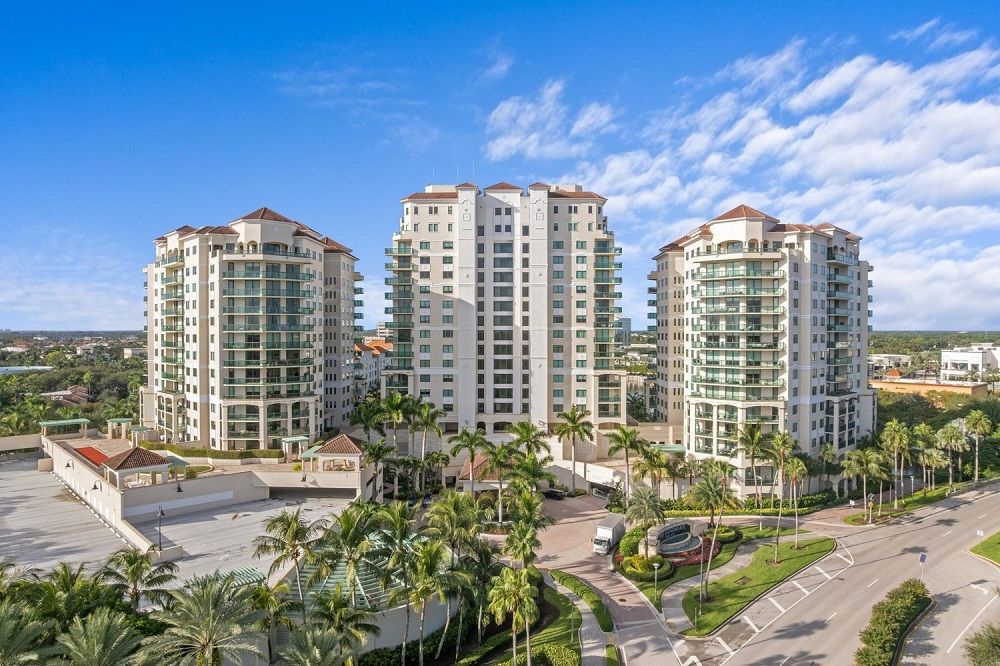 Customized Residence Downtown At The Gardens