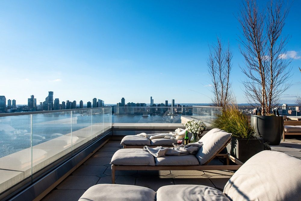 Exclusive Hudson Square Apartment With Panoramic Manhattan Skyline