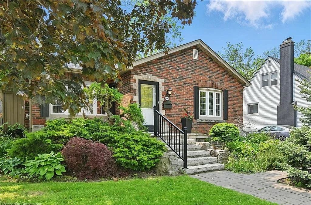 462 Woodland Ave