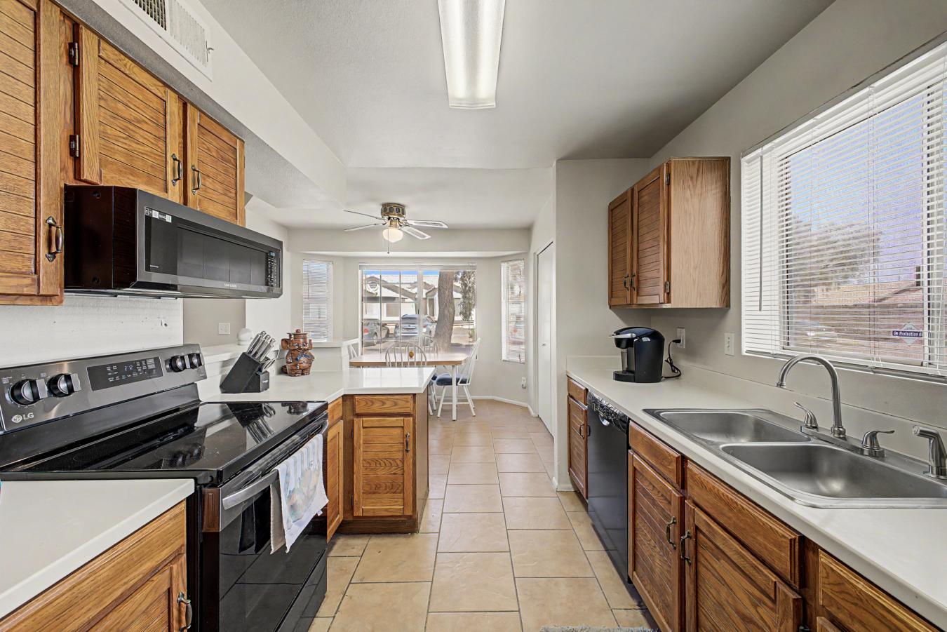 8520 W Palm Lane 1067