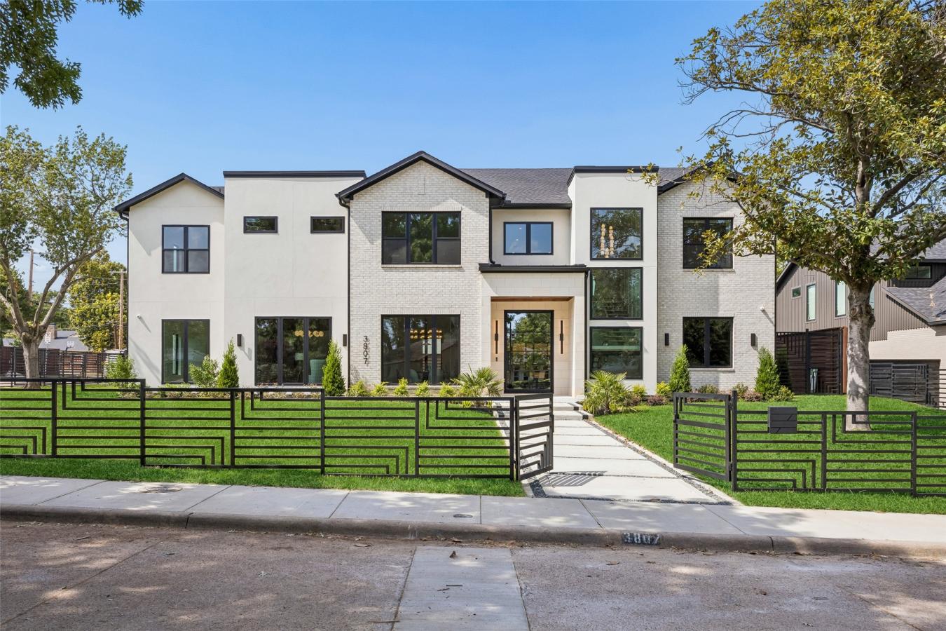 3807 Pallos Verdas Drive